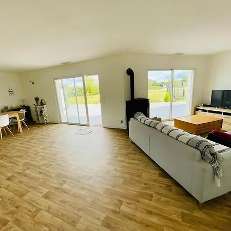 La Condelisana - Maison Spacieuse Avec Piscine