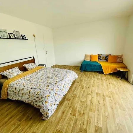 Semesterbostad La Condelisana - Maison Spacieuse Avec Piscine