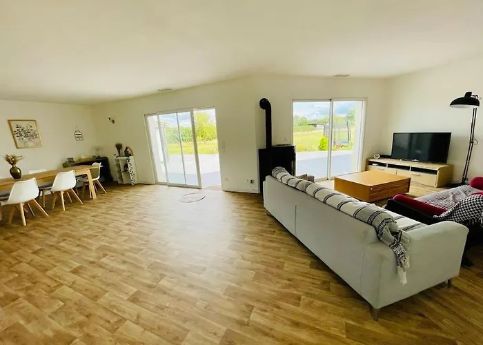 La Condelisana - Maison Spacieuse Avec Piscine